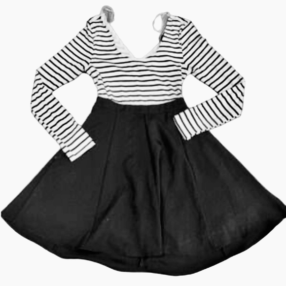 GUESS Black and White Striped Long Sleeve Fit and Flare Dress - Picture 2 of 12